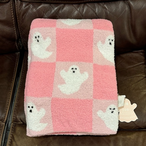 Cupcakes and Cashmere Pink Checkered Ghost Blanket - Viral Halloween Throw - Picture 3 of 8